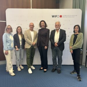 Apprenticeship Training in Austria: Competences at Risk