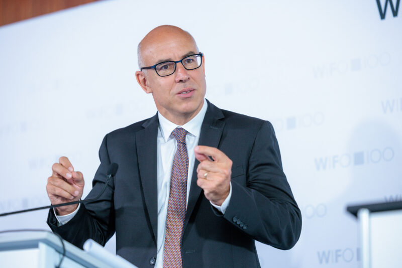 Industrie trägt die Erholung, Energiepreise dämpfen die Kaufkraft