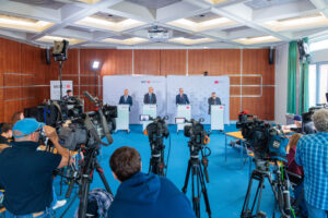 The Quality of Economic Forecasts in Times of Extraordinary Crises