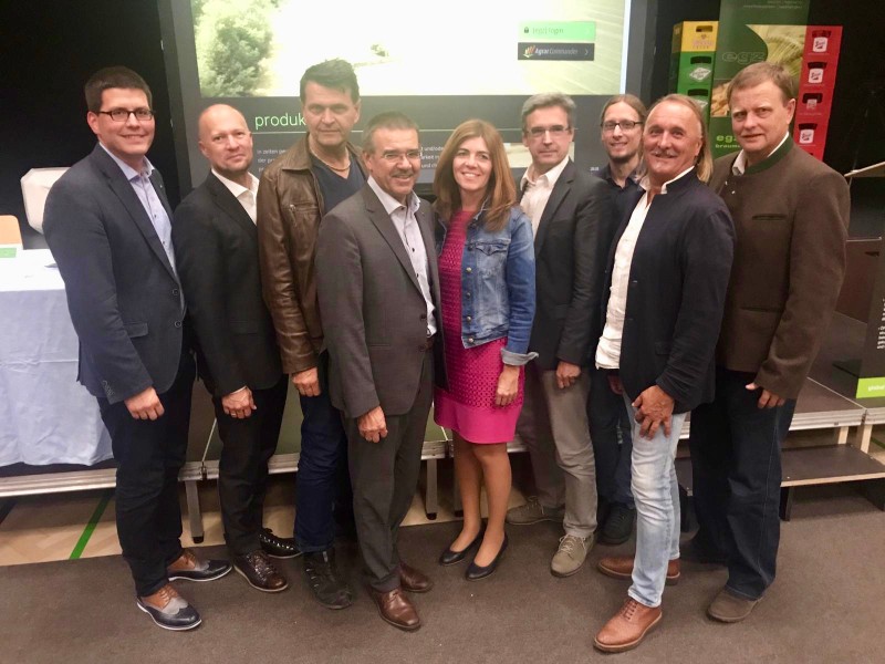 from left to right: Lorenz Mayr (Boden.Leben), Manfred Weinhappel (Chamber of Agriculture Lower Austria, Plant Production), Andreas Leidwein (Chamber of Agriculture Lower Austria), Manfred Schulz (Member of the State Parliament), Angela Baumgartner (Member of the National Council), Franz Sinabell (WIFO), Klaus Haslinger (ZAMG), Franz Bauer (egz), Manfred Zörnpfenning (District Farmers' Chamber Gänserndorf) – © egz/Clemens Reinsperger