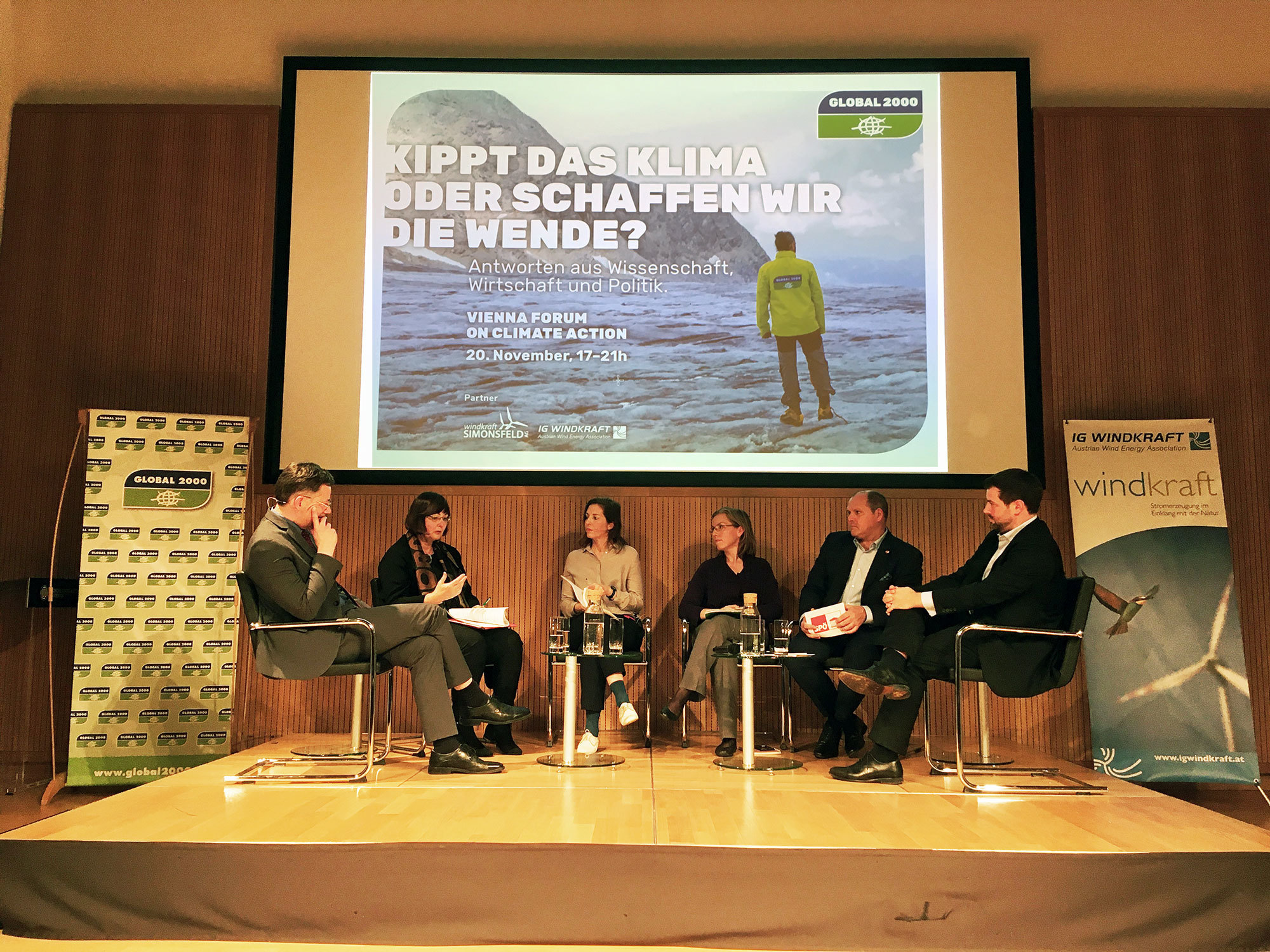 Georg Feulner (Potsdam-Institut für Klimafolgenforschung), Angela Köppl (WIFO), Judith Neyer (Urban Innovation Vienna), Leonore Gewessler (Die Grünen), Alois Schroll (SPÖ), Michael Bernhard (NEOS) © Vienna Forum on Climate Change